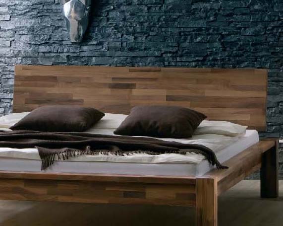 Kopfteil Varus am Woodline Bett.