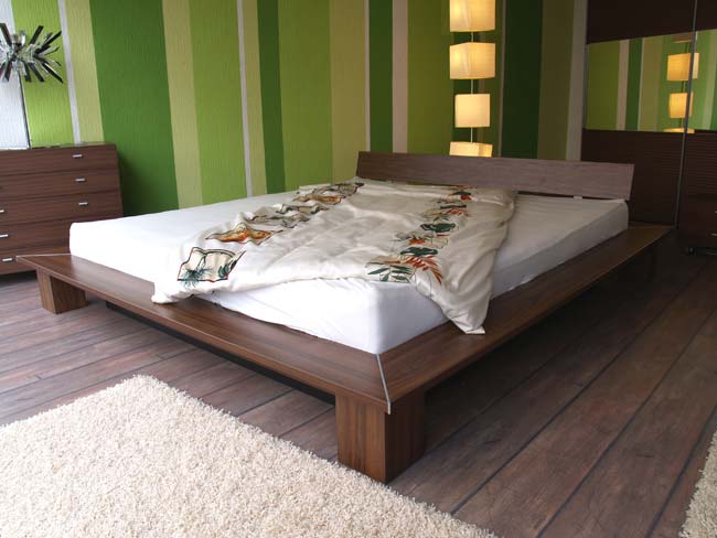 Bettgestell Loft in Nuss Showroom paderborn