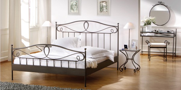 Bett Romantic  Lurano