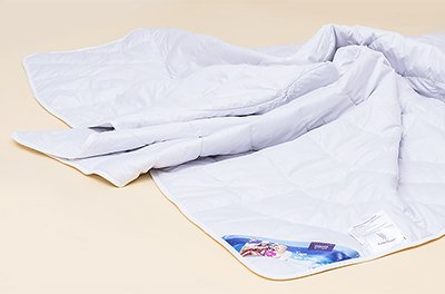 Kamelhaar-Bettdecke mit feinem Baumwoll-Batist und Aloe Vera