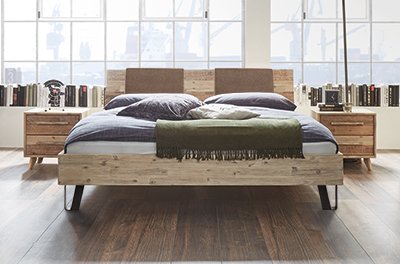 Wasserbett mit Akazie Bettrahmen Factory CHIC, Varus Kopfteil und Jeno Füßen