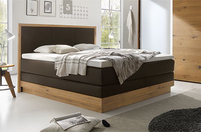 Boxspring-Wasserbett San Pietro mit Massivholz-Umrandung