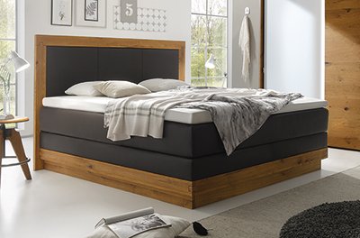 Hier ist ein Softside Wasserbett in ein Boxspringbett eingebaut. Somit werden zwei Welten mit Ihren Vorteilen vereint. Das wundervolle Design der Boxspringbetten, die Hhe der Boxspringbetten und die perfekten Liegeeigenschaften des Wasserbetts. Eigentlich das ideale Bett berhaupt.