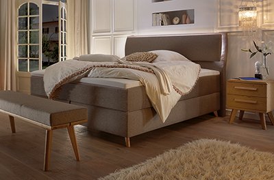 Boxspring-Wasserbett mit Vesina Kopfteil und Masi Füßen