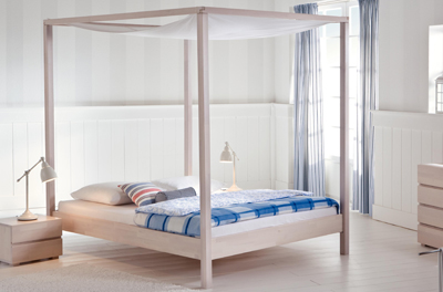 Wasserbett Himmelbett aus Holz und Metall jetzt online kaufen