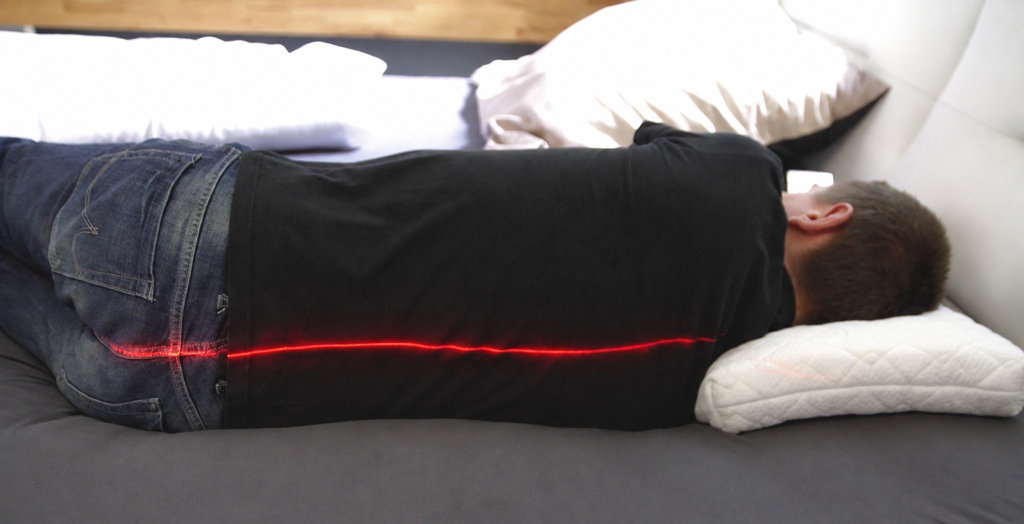 Laser-Kontrolle beim Aufbau des Wasserbettes: Ihr Wasserbett wird pr�zise auf Sie abgestimmt