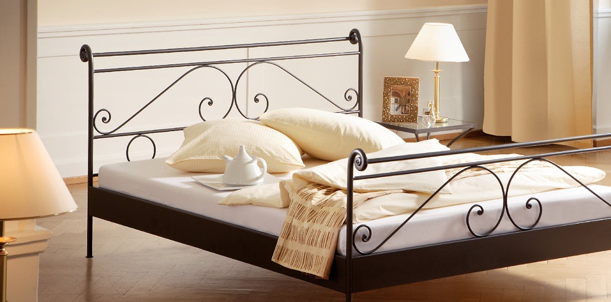 Wasserbett mit Metallbett Romantic Cerete von Hasena